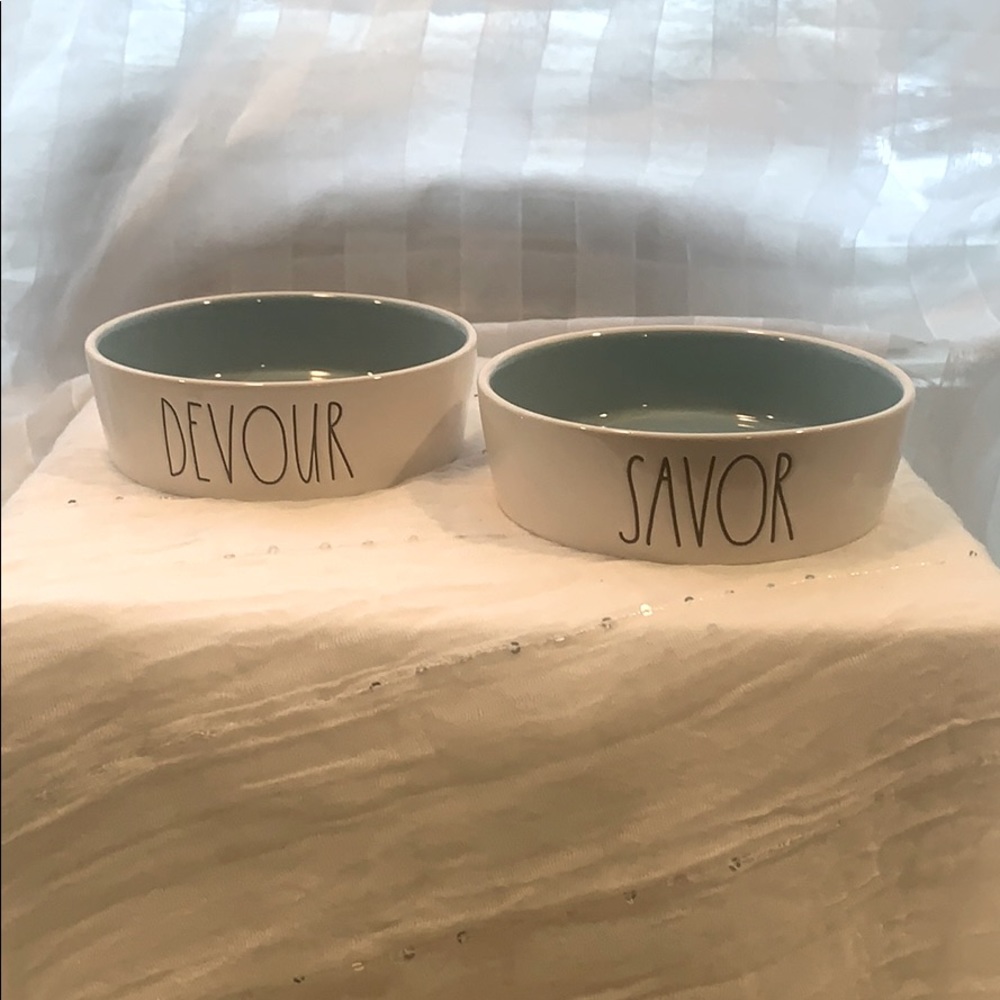 New Rae Dunn Cat Food Dish Set